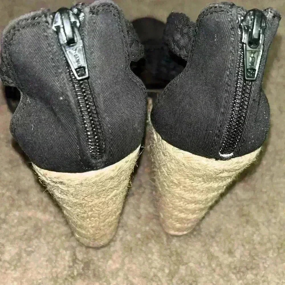 Gently used women’s Massimo supply Co. wedges size 7 - Picture 4 of 10